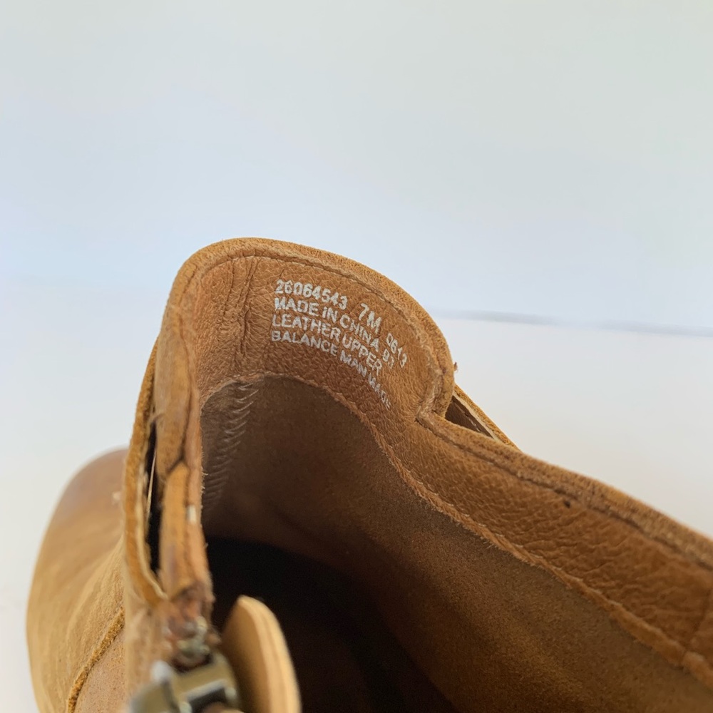 Clark’s Leather Ankle Bootie - Picture 8 of 8